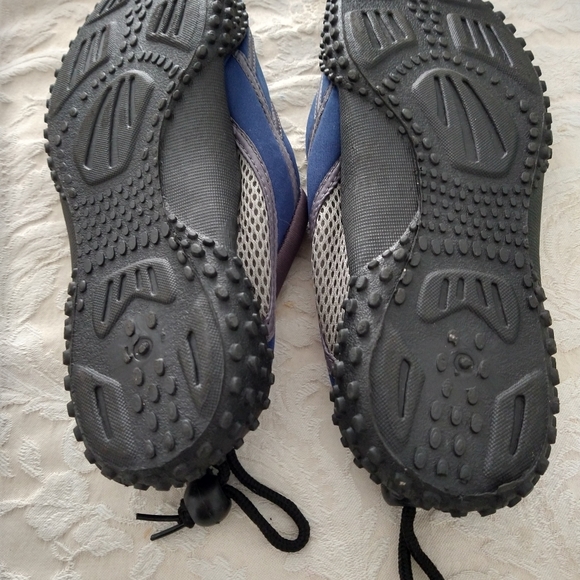 Man water shoes size 10 - Picture 3 of 3